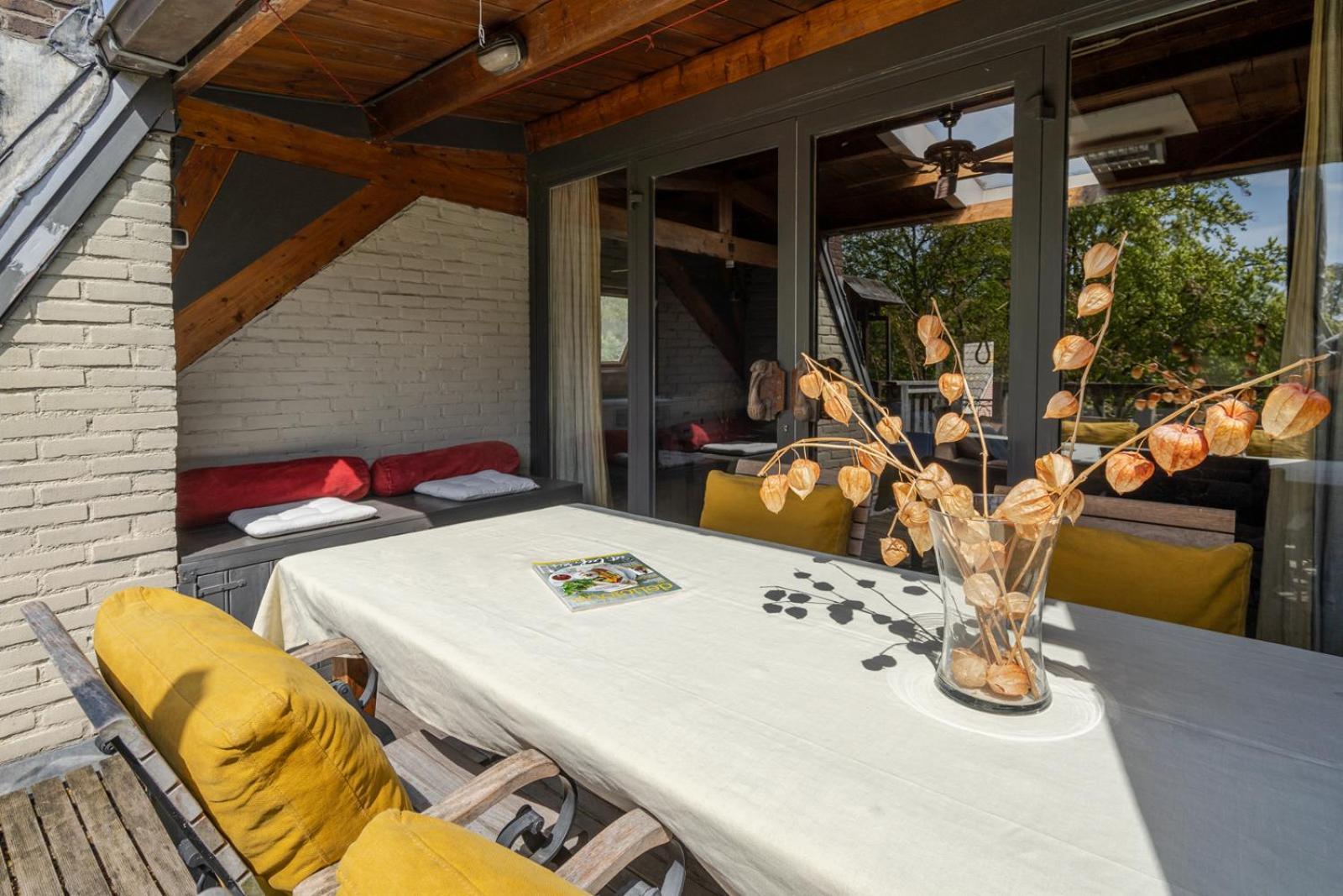 Huis Met De Leeuwenkoppen Dieren Exterior foto